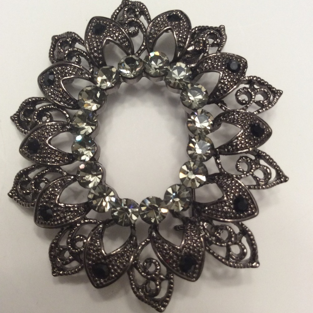 My Beautiful Oval Rhinestone Brooch - Picture 2 of 5